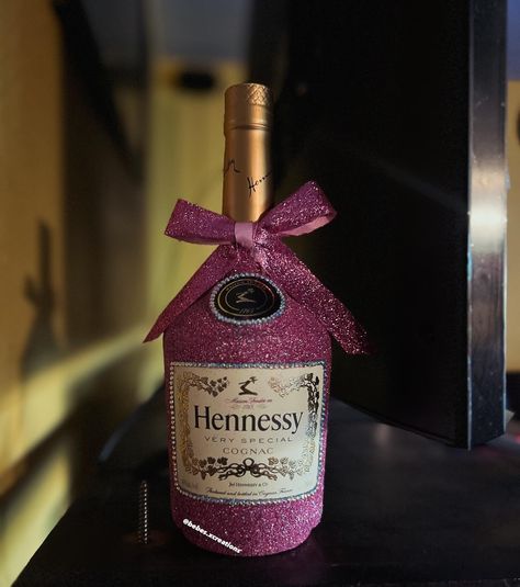 Pink Hennessy☺️ #decoratedbottles #custombottles #custombottle #pinkhennessy #hennessy #pink #fyp #fypage #capcut #diygifts #smallbusiness Hennessey Drink, Hennessy Very Special Cognac, Glitter Bottle, Decorated Bottle, Birthday Bouquet, All Pink, Drinks Tumbler, Custom Bottles, Bottles Decoration