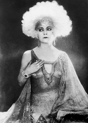 Asta Nielsen, Danish Actresses, Acting Techniques, Fashion Decades, Androgynous Look, Silent Film Stars, German Expressionism, Hot Romance, 20th Century Fashion