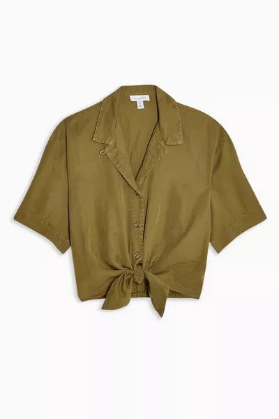 Khaki Knot Front Shirt as part of an outfit Tokyo Street Fashion, Leopard Print Shorts, Printed Silk Shirt, Blouse Price, Sweatshirt Short Sleeve, Tie Front Blouse, Topshop Outfit, Soft Grunge, Grunge Style