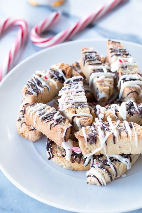 Peppermint Chocolate Chip Biscotti are a killer holiday gift to surprise your loved ones with this Christmas. Get in the season with peppermint and extra chocolate because the diet ain’t happening until January 1st! Biscotti Cake, Chocolate Chip Biscotti, Peppermint Chocolate, Eat Cookies, Chocolate Peppermint, Granola Bars, They Live, Cookie Desserts, Holiday Baking