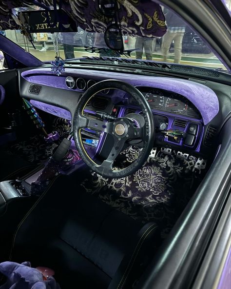 Jdm Car Decor, Dark Purple Car Interior, Pimped Out Car Interior, Car Dashboard Painting Ideas, Emo Car Interior, Purple Car Interior Aesthetic, Jdm Car Interior, Purple Car Interior, Jdm Interior