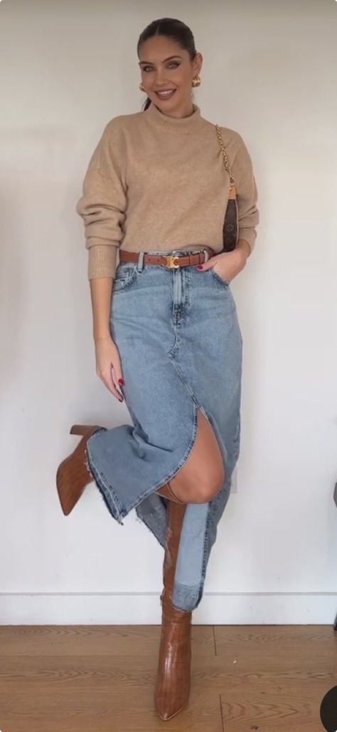 Women Leather Skirt Outfit, Wild Fashion Style, Style Long Denim Skirt Winter, Outfit For Going Out At Night, Business Casual Blue Jeans, Winter Jeans Work Outfit, Casual Winter Outfits Skirt, Mid Calf Skirt Outfits Winter, Fall Denim Outfits 2024