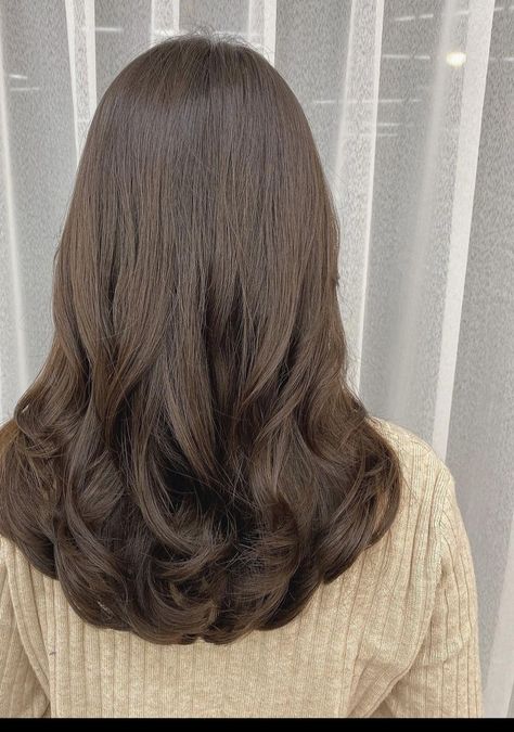 Over The Shoulder Haircut, Shoulder Length Hair Asian, Teaching Wardrobe, Shoulder Haircut, Hair Asian, Hair Goal, Waves Hair, Cute Simple Hairstyles, Simple Hairstyles