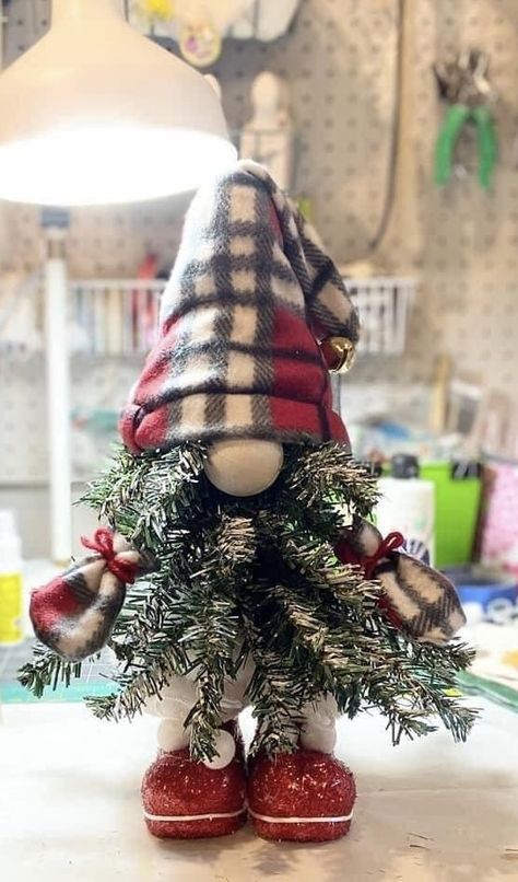 Christmas Knomes, Gnome Crafts, Diy Gnome, Gnome Decor, Gnomes Diy, Handmade Christmas Crafts, Home 2023, Christmas Decorations Diy Outdoor, Diy Christmas Decorations Easy