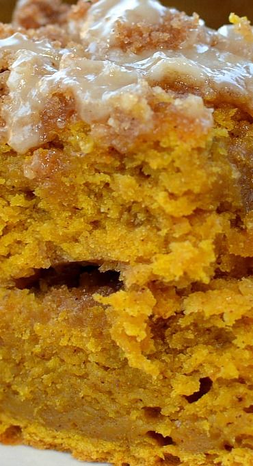 Cinnamon Streusel Pumpkin Cake Sweet Potato Coffee Cake, Sweet Potato Coffee, Moist Pumpkin Cake, Snacking Cake, Streusel Cake, Pumpkin Coffee Cakes, Yummy Fall Recipes, Pumpkin Cake Recipes, Cinnamon Streusel