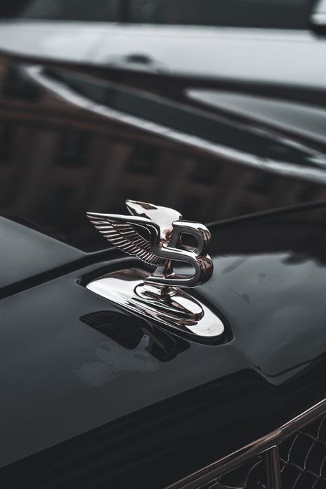 Bentley Wallpaper, Bmw Iphone Wallpaper, Wallpapers 2023, Lifestyle Goals, Bentley Car, Swag Cartoon, Watch Faces, Car Wallpapers, New Wallpaper