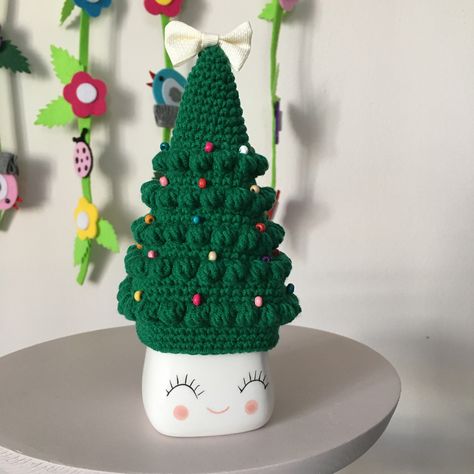 Crochet Marshmallow, Marshmallow Crafts, Christmas Tree Hat, Hat Fits, Basic Knowledge, Mug Christmas, Baby Yarn, Christmas Toys, Christmas Hat