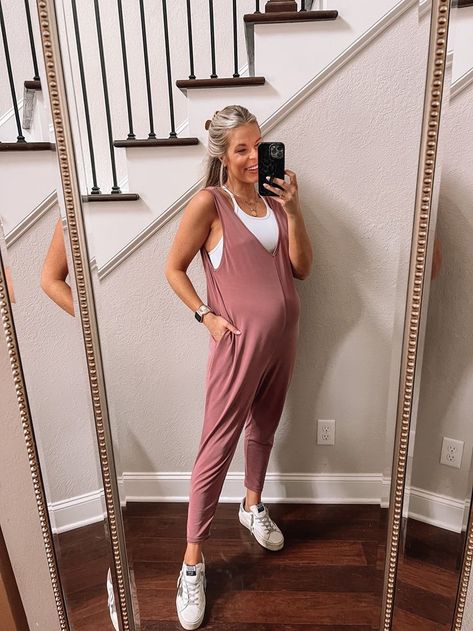 Maternity Athleisure Outfits, Maternity Jumpsuit Outfit, Maternity Jumper, Lounge Fashion, Maternity Lounge Wear, Casual Maternity Outfits, Cute Maternity, Lounge Outfits, Preggo Fashion