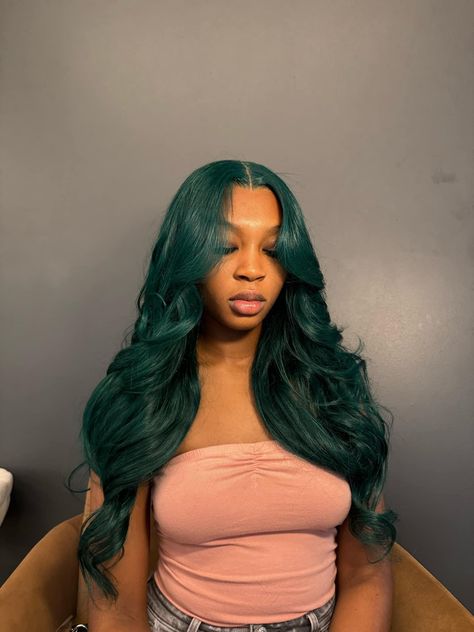 Hunter Green Wig, Green And Blue Wigs Black Women, Forest Green Wig, Teal Hair Styles, Dark Green Lace Front Wigs, Green Hair Outfit Ideas, Emerald Green Hair Black Women, Green Hairstyles Black Women, Dark Green Wigs Black Women