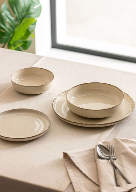 Aesthetic Plates And Bowls Set, Cafe Crockery, Aesthetic Plates And Bowls, Classy Dishes, Zara Home Kitchen, Table Setting Etiquette, Cream Plates, Stoneware Dinner Sets, Dinnerware Set Modern