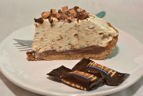 Heath Candy Dessert Recipes, Heath Cheesecake Recipes, Heath Bar Pieces Recipes, Heath Bar Pie No Bake, Heath Bar Cheesecake Recipe, Heath Pie, Heath Cheesecake, Heath Bar Pie, Heath Bar Cheesecake