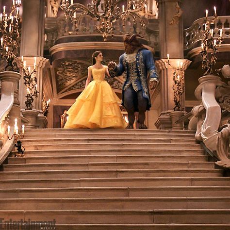 Belle and the Beast, Disney's Beauty and the Beast (2017) Beast's Castle, Emma Watson Belle, 2017 Wallpaper, Beauty And The Beast Movie, The Beauty And The Beast, Belle And Beast, Disney Belle, Images Disney, Dan Stevens