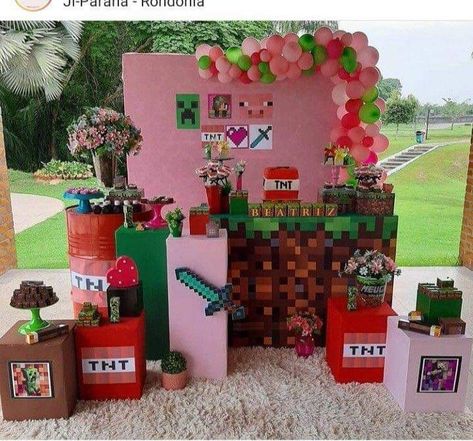 Pink Minecraft Party, Girls Minecraft Birthday Party, Alex Minecraft, Diy Minecraft Birthday Party, Minecraft Party Decorations, Minecraft Birthday Cake, Minecraft Theme, Girly Birthday Party, Girly Party