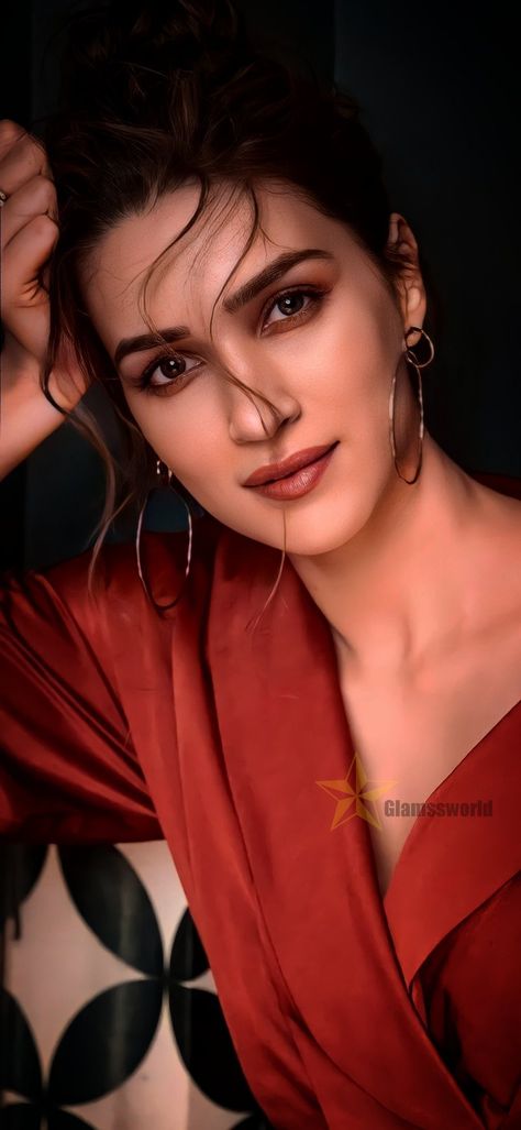 Kriti Sanon Photoshoot, Kriti Sanon Cute, Nupur Sanon, Couple Goals Teenagers Pictures, Bouncy Hair, Kriti Sanon, Indian Actress Hot Pics, Beautiful Smile Women, Bollywood Celebrities