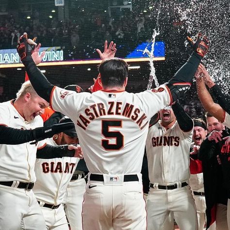 San Francisco Giants on Instagram: "Top 🔟 homers of 2023 💣" San Francisco Giants Wallpaper, Mike Yastrzemski, Giants Wallpaper, San Francisco Giants Baseball, Sports Items, Giant Games, Wallpaper Landscape, Giants Baseball, Sf Giants