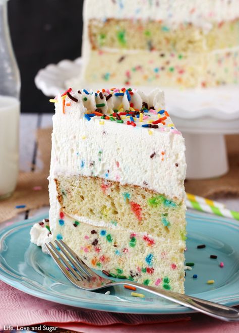 Millionaire Cake, Life Love And Sugar, Breakfast Cupcakes, Simple Decorating, Yoghurt Cake, Layer Cake Recipes, Confetti Cake, Messy Kitchen, Sheet Cake Recipes