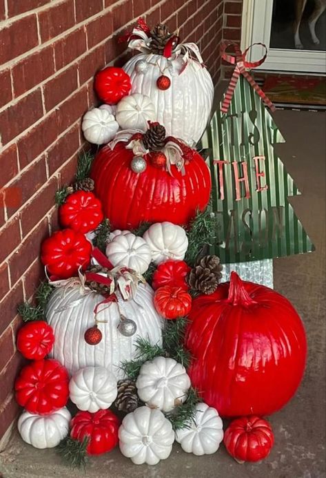 Pumpkin Christmas Decor, Christmas Pumpkins Decoration Ideas, Xmas Pumpkins, Christmas Pumpkins Painted, Pumpkin Christmas, Pumpkin Snowmen, Halloween Christmas Tree, Christmas Pumpkins, Church Decorations