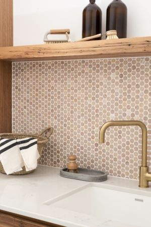 Blush Pink Laundry Room, Tile Benchtop, Blush Interior Design, Amethyst Kitchen, Penny Tiles Kitchen, Victorian Laundry, Southwest Bathroom, Penny Tile Backsplash, Penny Round Tile