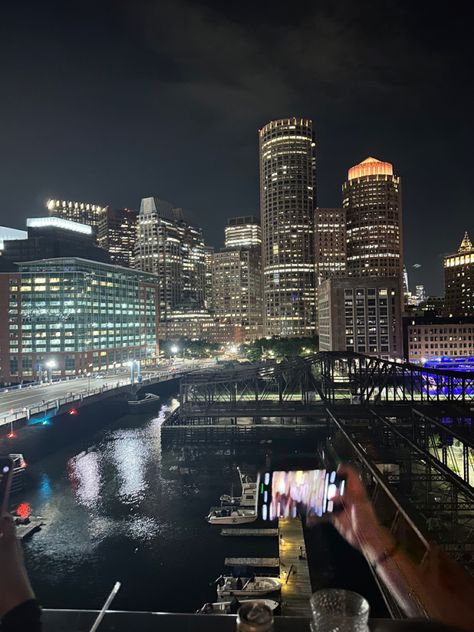 Boston Life, Boston Nightlife, Boston Night, Northern Attitude, Boston Pictures, Boston Aesthetic, City Nightlife, Boston Vacation, Cityscape Wallpaper