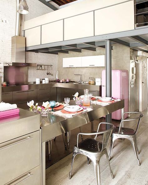 https://onekindesign.com/2011/09/17/unique-vintage-loft-home-in-barcelona/ Pink Fridge, Pink Industrial, Vintage Apartment, Industrial Kitchen Design, Loft Kitchen, Loft Industrial, Vintage Interior Design, Stunning Interior Design, Flat Interior