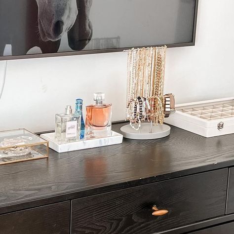 Sarah Vandiver on Instagram: "A few of my fave jewelry organization finds from Amazon ❤️❤️ anyone else use their dresser for pretty things like this? I had this all in my closet for a while but I like this a lot better. Linked everything in my profile! https://liketk.it/42xMG" Top Dresser Organization Ideas, Dresser Organization Top Of, Dresser Jewelry Organization, Dresser Organization Ideas, Top Of Dresser, Sarah Joy, Dresser Top, Dresser Organization, My Profile