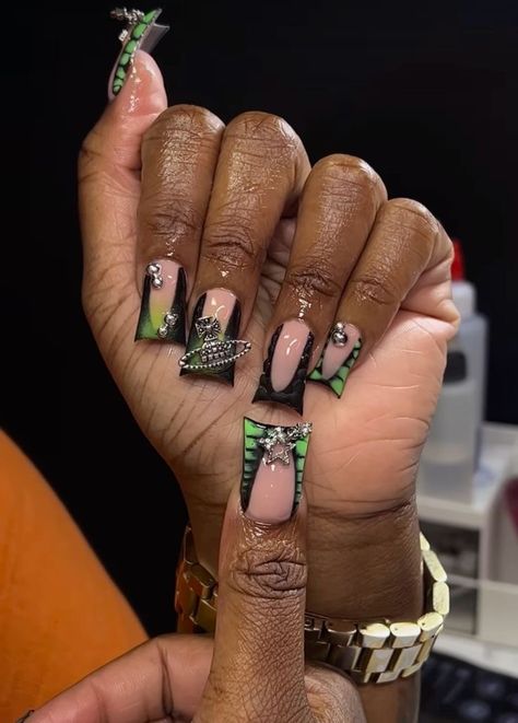 Short Duck Nails Black Women, Black Green Nails Ideas, Black Duckies Nails, Green Duck Nails Acrylic, Glitter Duck Nails, Duck Nails Green, Duck Nail Inspo 2023, Black Duck Nails Acrylic, Duck Nails Black Women