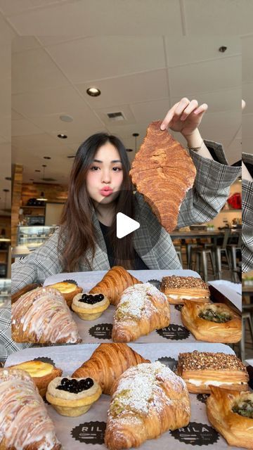 tinyhangrytiff on March 28, 2024: "I finally got my hands on the viral flat croissants 🥐 @rilabakeryandcafe is serving up unique flat croissants! Instead of just flat ..." Flat Croissant Recipe, Flat Croissant, Mushroom Pastry, Cream Cheese Croissant, Crossiant Recipes, Korean Cream, Cheese Croissant, Croissant Sandwich, Cream Flats