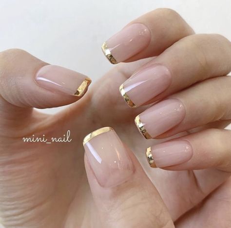 Gold Tip Square Nails, Gold Edge Nails, Gold Nail Tips French, French Manicure With Gold Tips, Gold Tipped French Manicure, Gold French Tip Nails Short, Gold Cuticle Nails, Gold Trim Nails, Gold Tip French Manicure