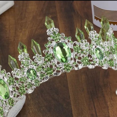 Nwot Green Crystal Tiara Green Acrylic Crystals Set Into A Silvertone Metal Alloy Filigree Crown With Rhinestone Floral Detailing And Large Green Oval Rhinestones Tiara Measures 3" Tall At It's Tallest Offers Are Always Welcome Bundle 5 And Save 30% I Might Even Throw In Free Shipping Quince Crowns, Quince Crown, Green Quinceanera Theme, Tiana Wedding, Princess Sweet 16, Quinceanera Jewelry, Quinceanera Pink, Quinceanera Tiaras, Quinceanera Themes Dresses