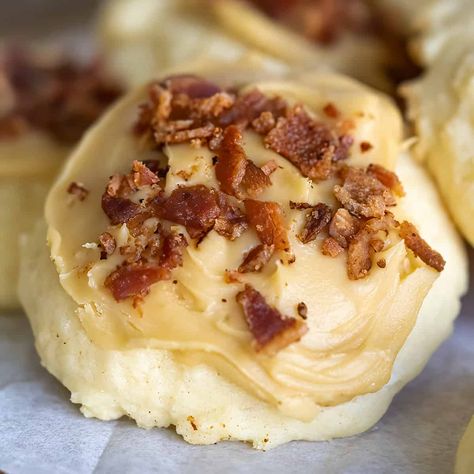 Maple Bacon Cookies, Maple Syrup Cookies, Bourbon Cookies, Bourbon Maple Syrup, Bacon Cookies, Italian Almond Cookies, Maple Cookies, Walnut Cookies, Cream Cheese Cookies