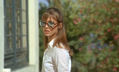 Charlotte Gainsbourg, French Cinema, Serge Gainsbourg, Jane Birkin, Brigitte Bardot, Film Stills, French Girl, Audrey Hepburn, Round Sunglass Women