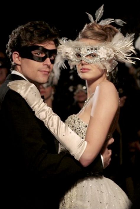 Masked Ball Aesthetic, Masquerade Party Aesthetic, Masquerade Ball Aesthetic, Masquerade Aesthetic, Masquerade Party Outfit, Mascarade Ball, Masquerade Ball Outfits, Masquerade Prom, Mask Ball