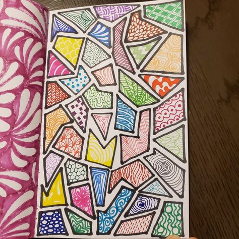 Color Gel Pen Art Drawings, Drawings With Gel Pens, Gel Pen Doodles Easy, Gel Pen Art Ideas Easy, Gel Pen Art Ideas, Gel Pen Doodles, Paper Doodles, Pen Art Doodle, Gel Pen Drawings