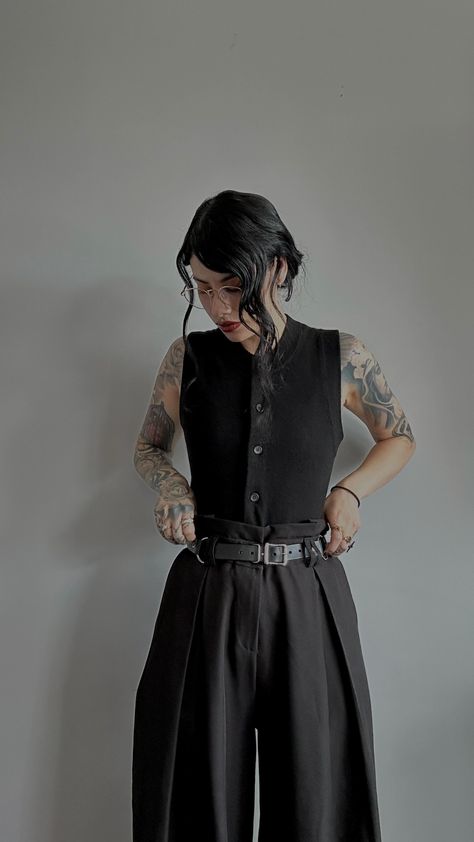 Outfit Inspo For Women, Edgy Work Outfits, Samba Outfit Ideas, Indie Dress, Adidas Samba Outfit, Corporate Goth, Indie Dresses, Casual Goth, Samba Outfit