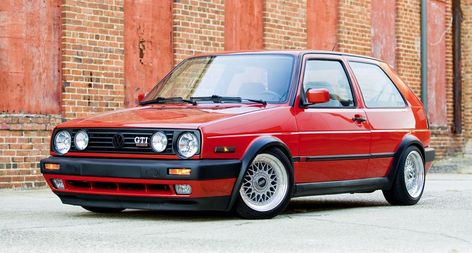 The late 1980s may have been the era of turbochargers, but the hot hatch pioneer, Volkswagen's GTI, came to power at that time, in its second generation, with natural aspiration and a DOHC head.... Volkswagen Golf Mk1, Volkswagen Golf 1, Golf Car, Volkswagen Golf Gti, Golf 2, Hot Hatch, Vw Cars, Vw Campervan, Volkswagen Bus