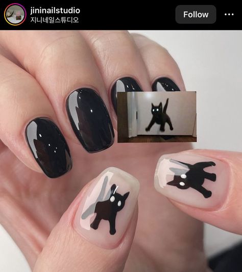 Cat Nail Designs Cute, Cat Acrylic Nails, Emo Short Nails, Anime Nails Ideas, Album Cover Nails, Cat Nail Designs, Kutek Disney, Mens Nails, Punk Nails