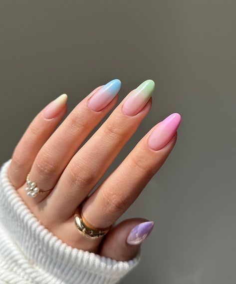 Simple Nails Ombre, Ombre Rainbow Nails, Nail Designs Pastel, Rainbow Toe Nails, Nails Cute Simple, Rainbow Nail Ideas, Ambre Nails, Rainbow Nail Art Designs, Nail Routine