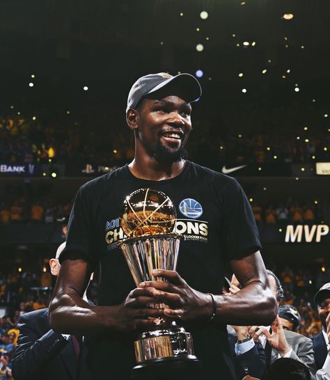 Lebron James Aesthetic, Nba Kevin Durant, Kevin Durant Wallpapers, Durant Nba, Legendary Pictures, Nba Basketball Art, Bill Russell, Nba Wallpapers, Nba Championships