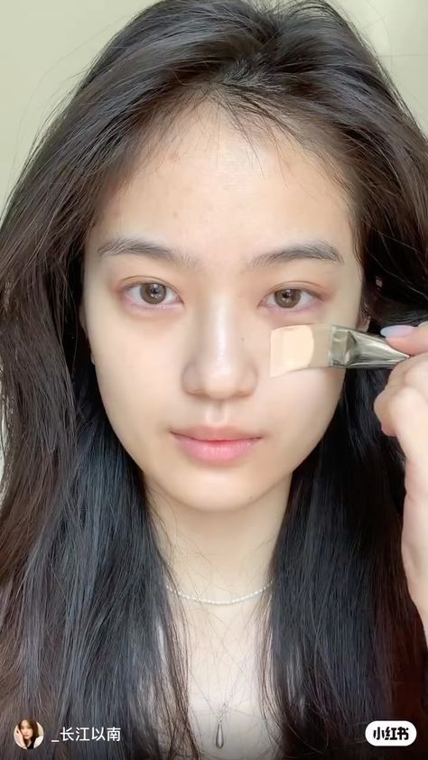 Makeup To Look Younger, Ulzzang Makeup Tutorial, Makeup Looks Everyday, Makeup Layout, Glitter Makeup Tutorial, Simple Makeup Natural, Membentuk Alis, Light Makeup Looks, Face Art Makeup