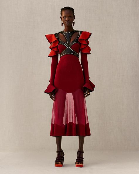 An engineered fine-knit ruffled and pleated dress with a sheer, panelled skirt is worn with an Art Nouveau inspired studded harness. From… Mcqueen Fashion, Winter Lookbook, Fashion Show Collection, Mode Inspiration, Pre Fall, Couture Fashion, Runway Fashion, Editorial Fashion, Fashion Art