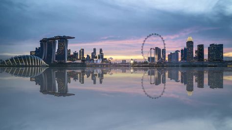 Stock video  4k UHD time lapse of beautiful sunset at Marina Bay Singapore city skyline with reflection effect. Zoom in M By MEzairi  Stock footage ID: 1012850693 Singapore Landscape, City Landscape Photography, Marina Bay Singapore, Singapore Skyline, Singapore City, Linkedin Banner, Travel Time, World Cities, City Landscape