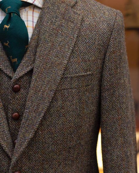 Tweed Jacket Men, Tweed Jacket Outfit, Mens Tweed Suit, Mens Fashion Country, Mens Fashion Suits Casual, Harris Tweed Jacket, Smart Casual Menswear, Mens Fashion Work, Mens Fashion Editorial