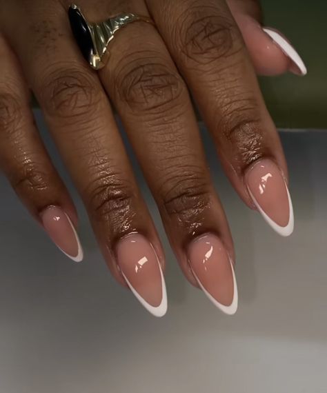 Almond French Tip Black Woman, Oval Nails On Black Women, Cruise Nail Ideas Almond, Gel Nail Designs Oval Shape, Almond Shaped Nails Black Women, Short Classy Nails Black Women, Almond Short French Tip Nails, French Nails Dark Skin, Short Nails For Dark Skin