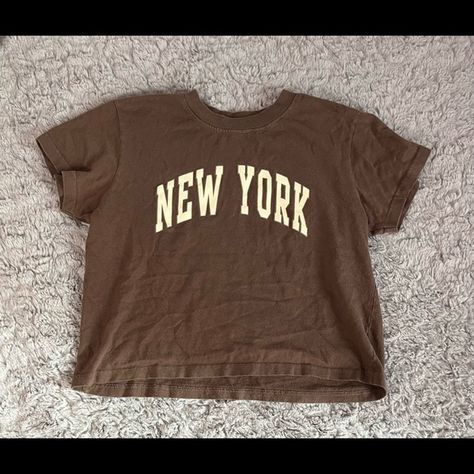 Brandy Melville New York Brown Top New York Baby Tee, Brandy Melville Shirts, New York T Shirt, Cotton Crop Top, Brown Tshirt, Brown Top, John Galt, Brandy Melville Tops, Retro Outfits