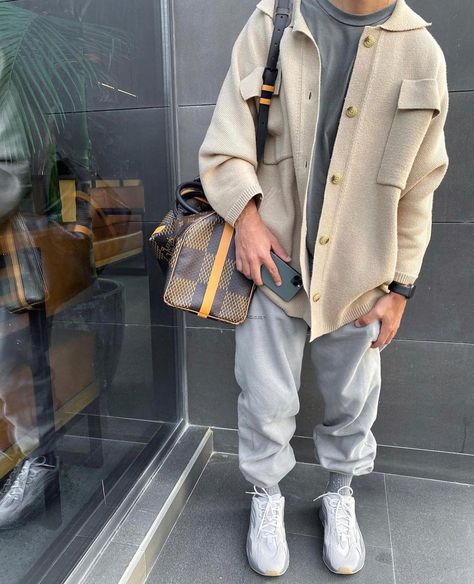 Yeezy Fashion, Outfit Oversize, Mens Outfit Inspiration, Mens Fashion Casual Outfits, Streetwear Men Outfits, Men Fashion Casual Outfits, African Wear, Well Dressed Men, Mens Accessories Fashion