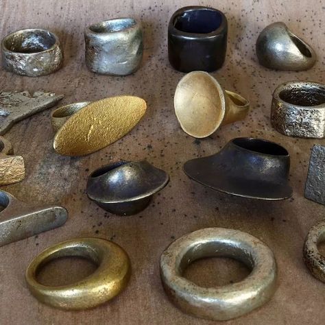 Earthy Jewelry, Jewelry Instagram, Jewellery Ring, Silver Jewelry Design, Handmade Rings, Jewelry Inspo, Wabi Sabi, Metal Rings, Metal Jewelry