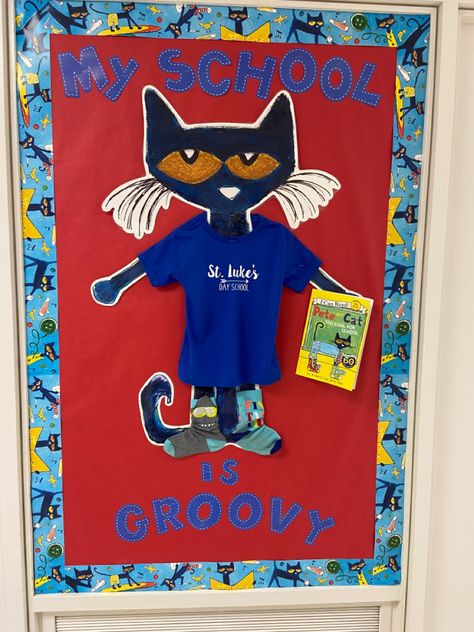 Pete The Cat Bulletin Board, Cat Bulletin Board, Pete The Cat Classroom, Preschool Pet Activities, Pete The Cat Art, Pet Activities, Scarecrow Ideas, Kindergarten Anchor Charts, Book Theme