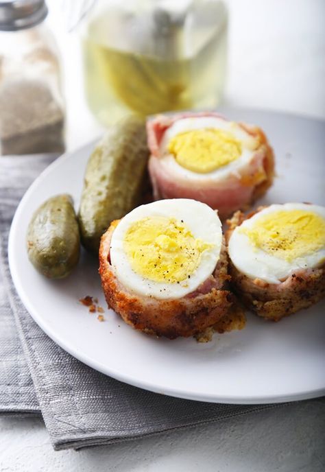 Scotch Eggs Baked, Homemade Scotch Eggs, British Snacks, Pub Snack, Scotch Eggs Recipe, Sausage Wrap, Thm Breakfast, Eggs And Bacon, Bacon And Eggs