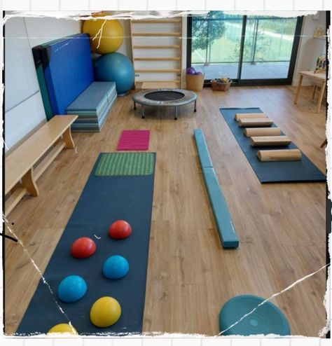 Pediatric Physiotherapy Room, Occupational Therapy Gym Ideas, Home Physical Therapy Room, Outpatient Pediatric Occupational Therapy, Pediatric Therapy Gym, Physio Clinic Design, Occupational Therapy Room Design, Sensory Gym Occupational Therapy, Sensory Therapy Room