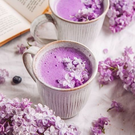 1,887 Likes, 320 Comments - Sam | Plant-based recipes (@samanthahadadi) on Instagram: “This last week or so, summer seems to have disappeared - and now all I want to do is hide beneath a…” Berry Smoothies, Purple Smoothie, Moon Milk, Violet Aesthetic, Detox Smoothie Recipes, Pie Flavors, Lavender Aesthetic, Vanilla Paste, Blueberries Smoothie